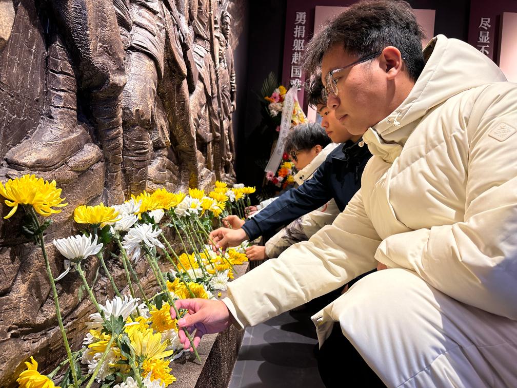 多地举行南京大屠杀死难者国家公祭日悼念活动